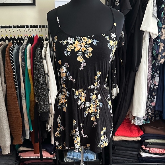 H&M Divided Black Floral Romper size small - Picture 2 of 7